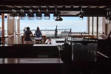 Hotel Ocean Views 14a