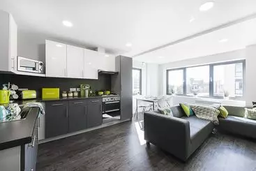 Retkeilymaja Austen House  Campus Accommodation