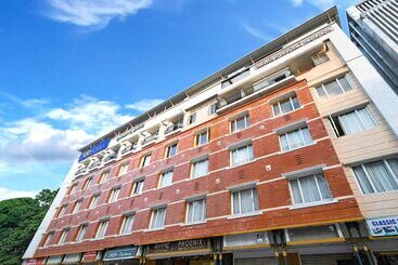 Fabhotel Phoenix Resorts Nr M Chinnaswamy Stadium