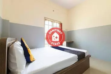 Hotel Vaccinated Staff Spot On 68176 Anp Lodge