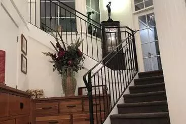 Bayview Valley Lodge Bed & Breakfast