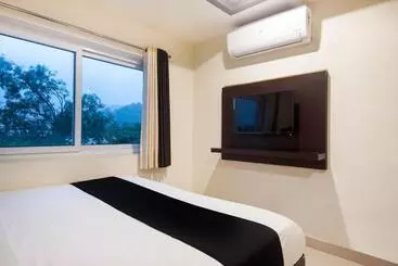 ホテル Capital O Alfa