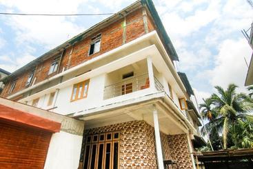 Hotel Spot On 37537  Paradise Inn