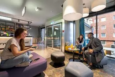 Hotel a&o Hamburg Hammer Kirche