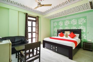 בית מלון כפרי Spot On 64485  Malak Mahal