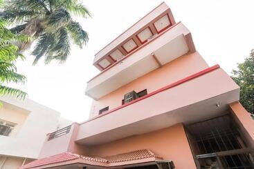 Hotell Spot On 66976 Tirupati Guest House