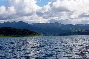 Toucan Lane Hotel And Restaurant