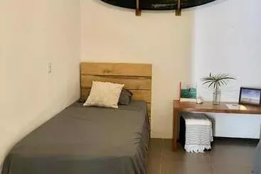 تختخواب و صبحانه El Chante Surf House