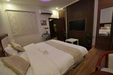 アパートホテル Fakher Yanbu 3 Furnished Units