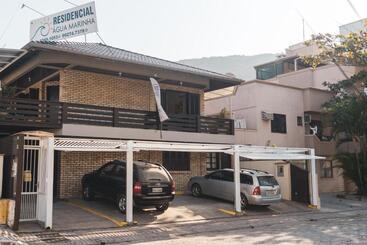 پانسیون Agua Marinha De Bombas Bombinhas