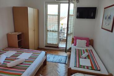 پانسیون Smestaj Vella