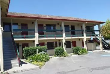 Motelli Coastal Valley Inn