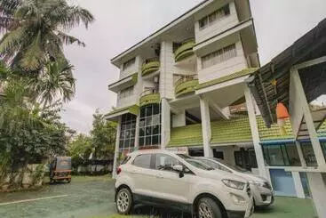 Otel Collection O 75308 Floatel International Beach Resort