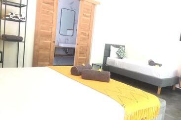 בית מלון כפרי Le Chien Rouge