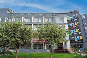 Hotel Townhouse Vero Near World Mark Mall