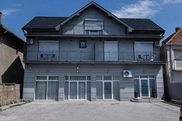 هتل آپارتمان Marino Lux Prenoćište