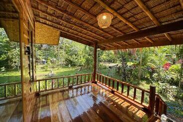 Koh Jum Bungalow & Hostel