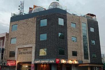 Hotel Mani Ram Palace