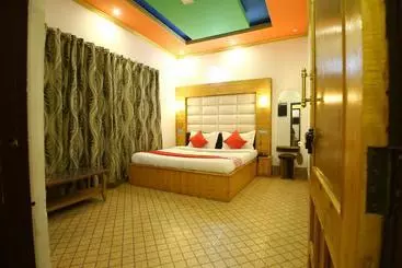 Hotel Oyo 37706  Grand Inn