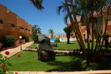Huoneisto Complejo Las Tres Palmeras
