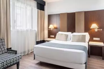 هتل Catalonia El Retiro