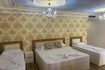 ホテル Antalya   Beach Durres