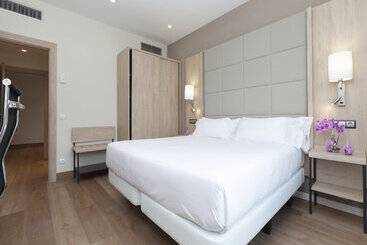 Hotel Puerta De Bilbao