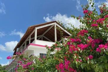 Aamiaismajoitus (B&B) Casa Bugambilias