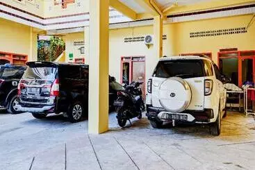 Motelli Reddoorz Syariah Near Jembatan Merah Plaza