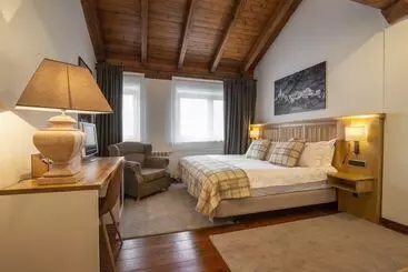 Отель Eira Ski Lodge