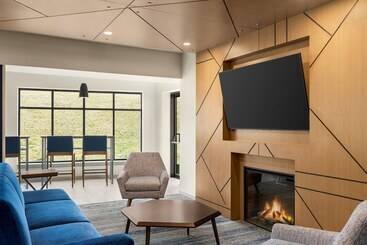 בית מלון כפרי Holiday Inn Express & Suites East Greenbush Albany Skyline An Ihg