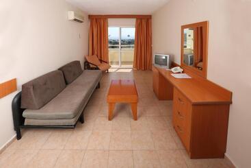 דירה Tuntas Family Suites Kusadasi