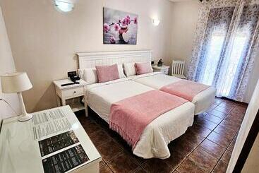 هتل Medina De Toledo