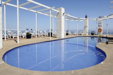 Отель Mr Mar Suites