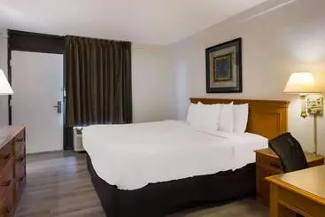 Hotel Super 8 By Wyndham Savannah