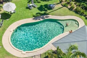 호텔 Byron Lakeside Holiday Apartments