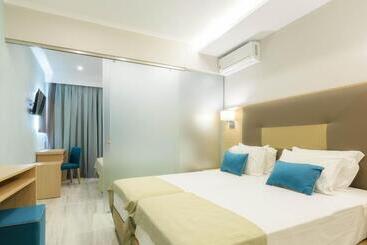 Hotel Karras Grande Resort