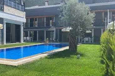 Nur Suites & Hotels