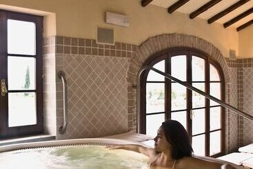 ホテル Monsignor Della Casa Country Resort & Spa