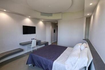 ホテル Quadrifoglio