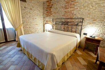 ホテル Relais Montemarino