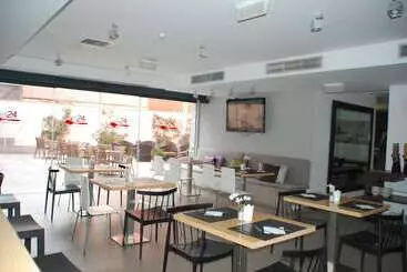 هتل Eco Alcala Suites