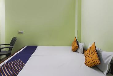 בית מלון כפרי Spot On 69272 Shiridi Sai Guest House