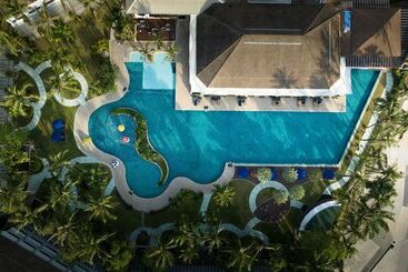 Szálloda NH Boat Lagoon Phuket Resort