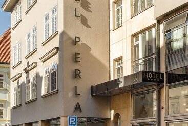 هتل Perla