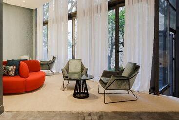 هتل Eme Catedral Mercer