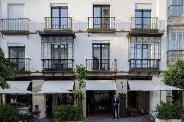 Отель Eme Catedral Mercer