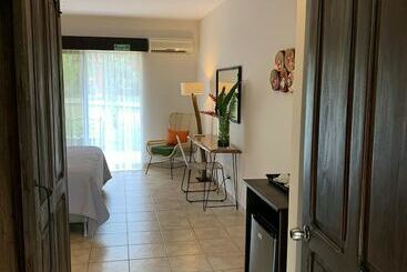 Отель Natural Lodge Caño Negro