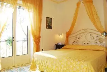 Отель Nido Degli Dei