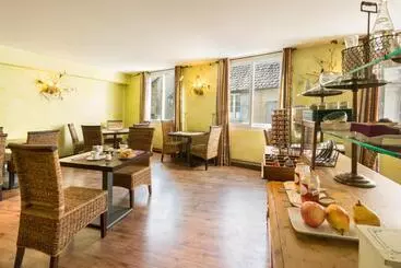 Otel Contact Hôtel Le Relais De Vellinus